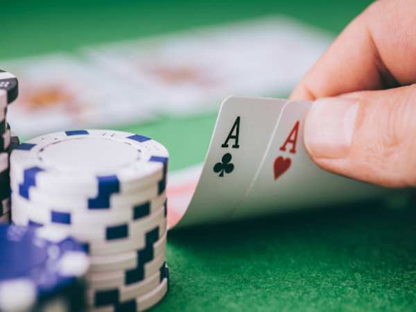 Chơi Poker online có khả năng thắng cao khi ghi chép lịch sử trận đấu