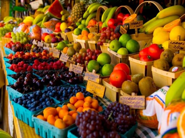 Các loại trái cây nhập khẩu góp phần làm phong phú ẩm thực Việt