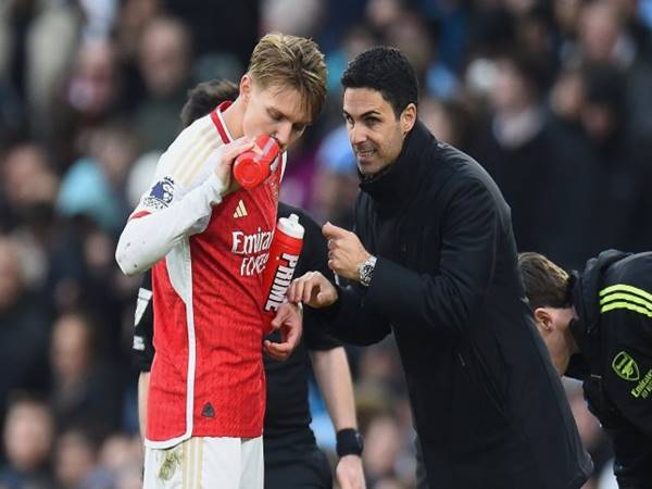 Tin Arsenal 1/4: Odegaard không hài lòng sau trận hòa Man City