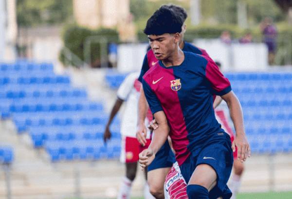 Tin bóng đá QT: ‘Yamal mới’ lập công, Barca thắng trận