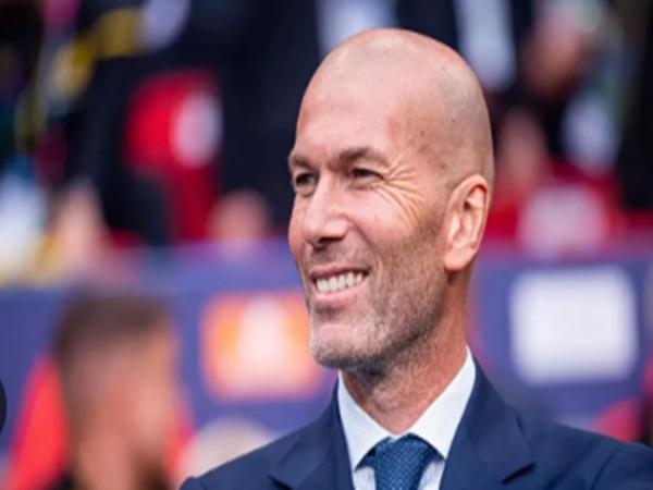 Cầu thủ Pháp xuất sắc Zinedine Zidane