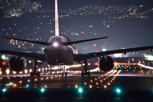 Giải mã giấc mơ thấy đi máy bay gặp bão