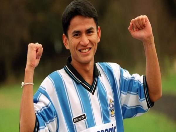 Khám phá cầu thủ Thái Lan đá ở Ngoại hạng Anh và dấu ấn