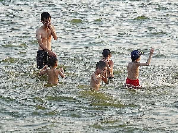 Nằm mơ thấy tắm sông là điềm lành hay dữ, chọn số gì hên?