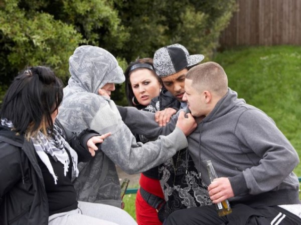 Nằm mơ thấy đánh lộn có số mấy phát tài phát lộc